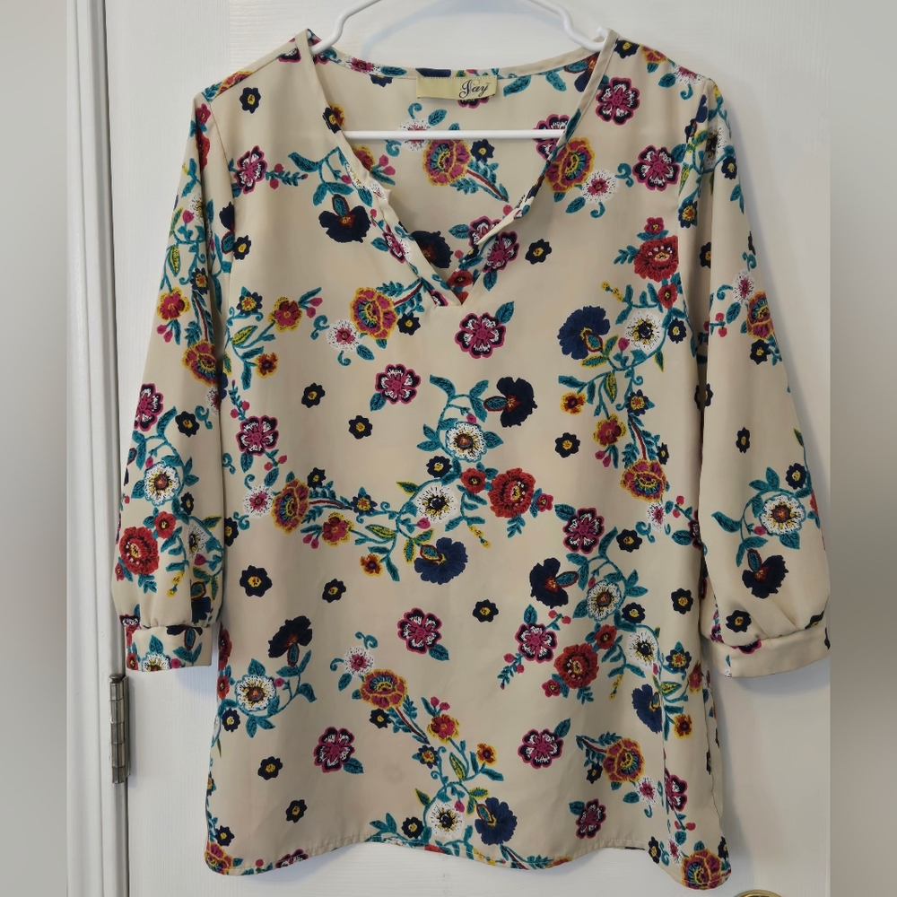 Jaybird Floral Split V-Neck Flowy Blouse Size M